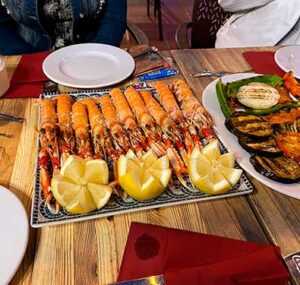 Cigalas y Parrillada de verduras en Restaurante El Mirador de Rivas